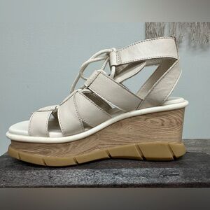 Sorel wedge sandals, worn twice. Size 6, chalk in color, great condition